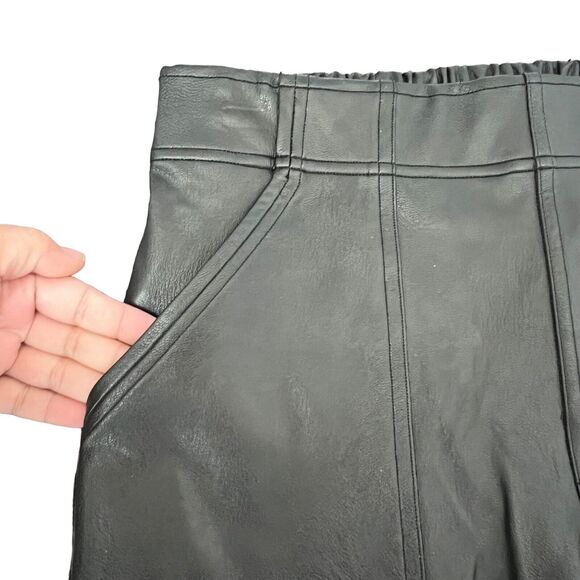 Spanx Black Faux Leather Like Joggers Pants M Elastic Waist High Waist - Picture 5 of 16